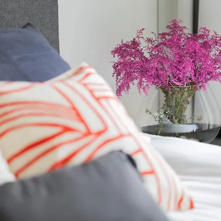 Lägenhet Luxury With Balcony & Air Conditioning In The Centre Of By Renters Prestige *