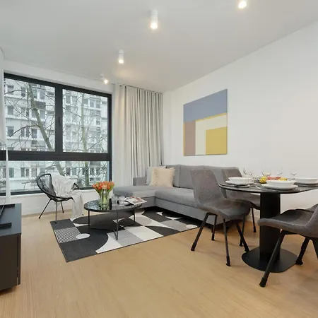Luxury With Balcony & Air Conditioning In The Centre Of By Renters Prestige Apartmán Varšava