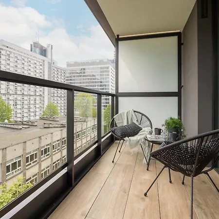 Luxury With Balcony & Air Conditioning In The Centre Of By Renters Prestige Apartman *