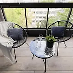 Apartment Luxury With Balcony & Air Conditioning In The Centre Of By Renters Prestige *
