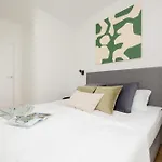 Lägenhet Luxury With Balcony & Air Conditioning In The Centre Of By Renters Prestige *