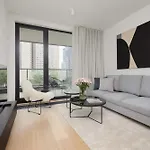 Lägenhet Luxury With Balcony & Air Conditioning In The Centre Of By Renters Prestige *