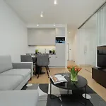 Lägenhet Luxury With Balcony & Air Conditioning In The Centre Of By Renters Prestige *