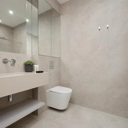 Luxury With Balcony & Air Conditioning In The Centre Of By Renters Prestige * ワルシャワ