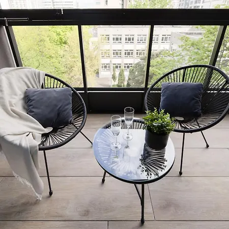 Lägenhet Luxury With Balcony & Air Conditioning In The Centre Of By Renters Prestige *