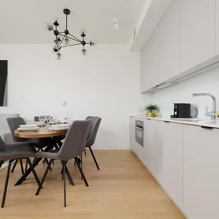 Luxury With Balcony & Air Conditioning In The Centre Of By Renters Prestige * Varsovia