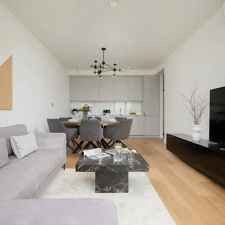 アパート Luxury With Balcony & Air Conditioning In The Centre Of By Renters Prestige *