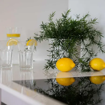 Lägenhet Luxury With Balcony & Air Conditioning In The Centre Of By Renters Prestige *