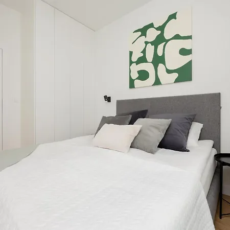 Luxury With Balcony & Air Conditioning In The Centre Of By Renters Prestige ワルシャワ