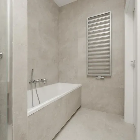 Luxury With Balcony & Air Conditioning In The Centre Of By Renters Prestige