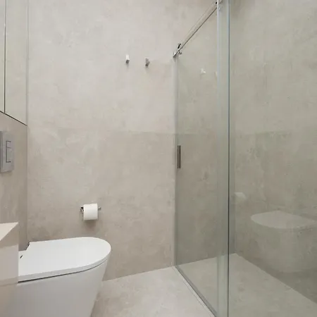 Luxury With Balcony & Air Conditioning In The Centre Of By Renters Prestige Apartment *
