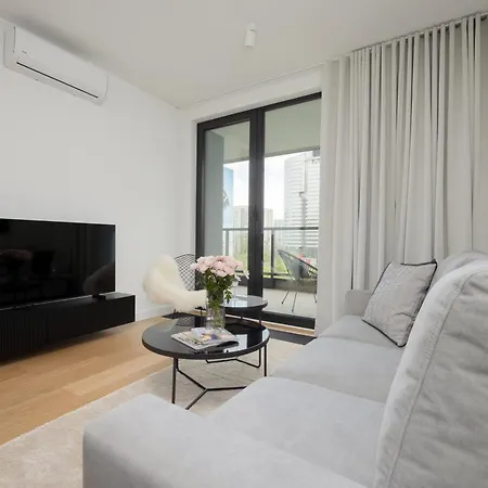 Apartment Luxury With Balcony & Air Conditioning In The Centre Of By Renters Prestige *