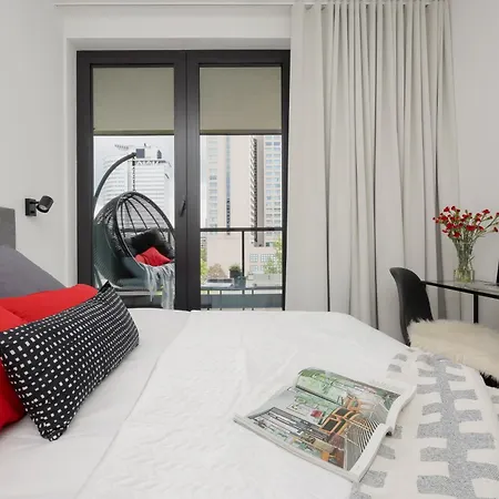 Luxury With Balcony & Air Conditioning In The Centre Of By Renters Prestige