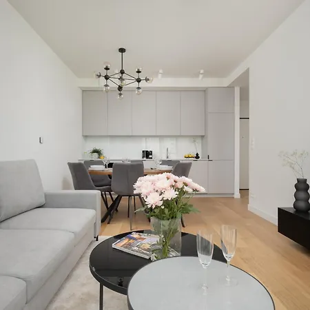 Luxury With Balcony & Air Conditioning In The Centre Of By Renters Prestige Apartment