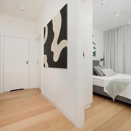 Luxury With Balcony & Air Conditioning In The Centre Of By Renters Prestige Apartment *