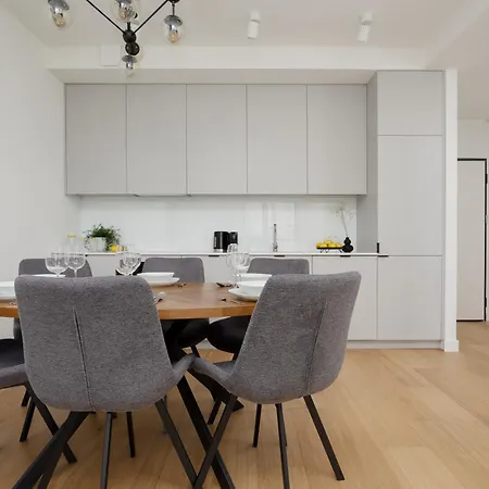 Luxury With Balcony & Air Conditioning In The Centre Of By Renters Prestige Apartment