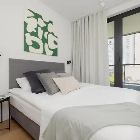 Luxury With Balcony & Air Conditioning In The Centre Of By Renters Prestige