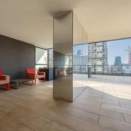 Apartment Luxury With Balcony & Air Conditioning In The Centre Of By Renters Prestige *