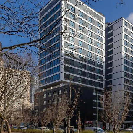 Apartment Luxury With Balcony & Air Conditioning In The Centre Of By Renters Prestige *