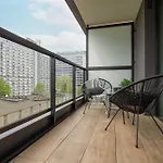 Apartamento Luxury With Balcony & Air Conditioning In The Centre Of By Renters Prestige Varsovia