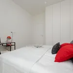 Luxury With Balcony & Air Conditioning In The Centre Of By Renters Prestige Apartamento *